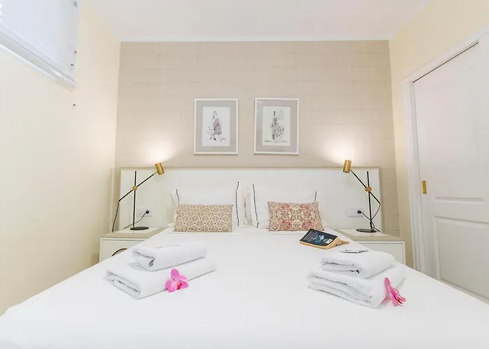 In Beachfront Complex In El Duque Area, Apartman *