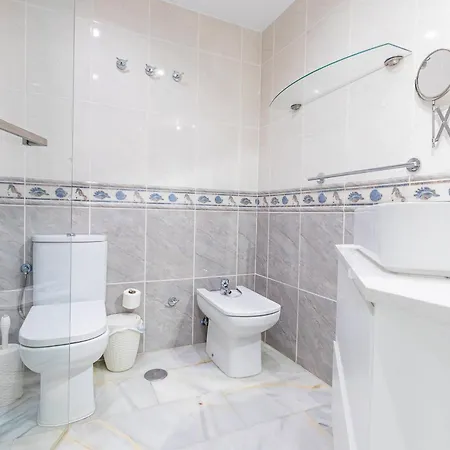 Appartamento In Beachfront Complex In El Duque Area,