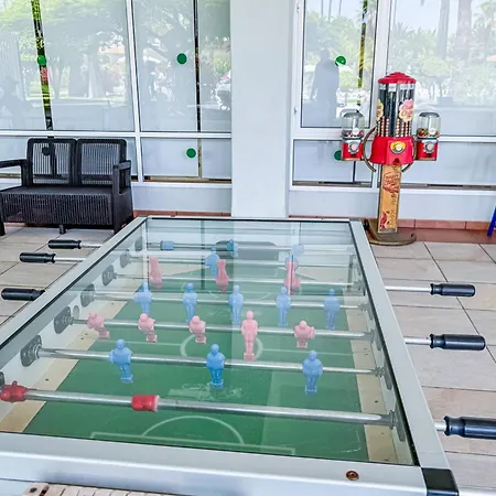 아파트 In Beachfront Complex In El Duque Area, 아데제