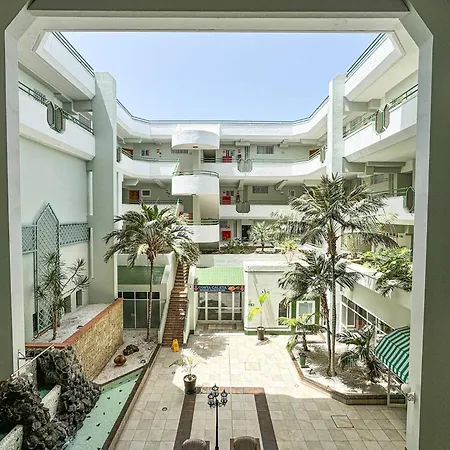 In Beachfront Complex In El Duque Area, * 아데제