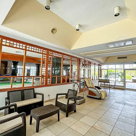 In Beachfront Complex In El Duque Area, 아파트