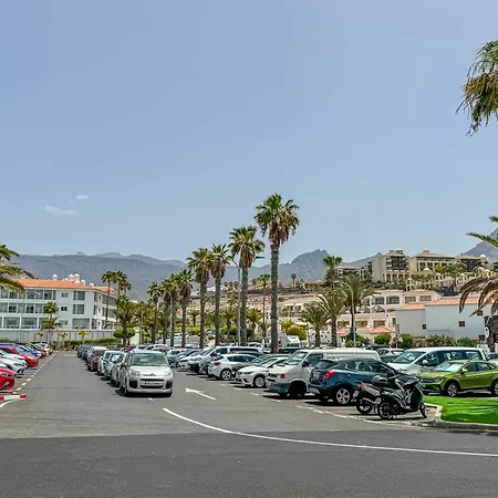 In Beachfront Complex In El Duque Area, 아파트