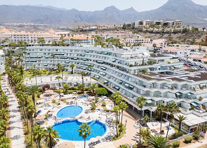 In Beachfront Complex In El Duque Area, Апартаменты