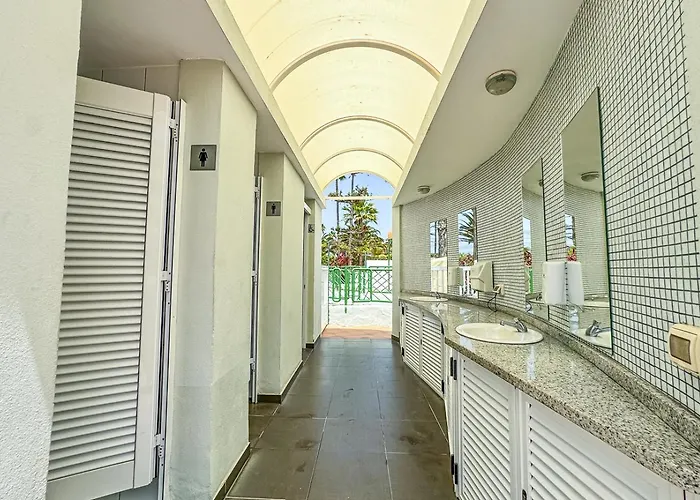 In Beachfront Complex In El Duque Area, * Адехе